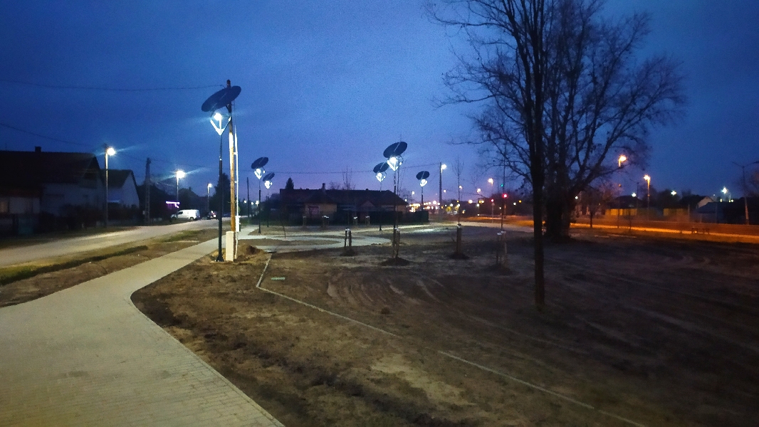 Gyál, Lighting of the park near the train station